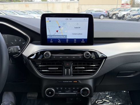 Used 2020 Ford Escape SE image 19