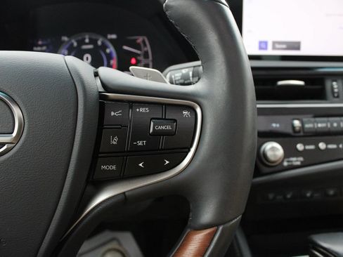 Used 2025 Lexus ES 350 w/ Technology Package FWD image 13
