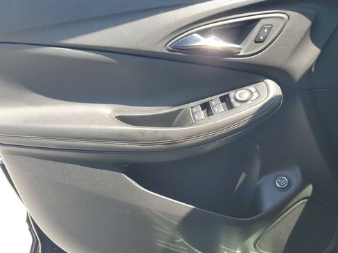 Used 2023 Buick Encore GX Select w/ Sport Touring Package FWD image 18