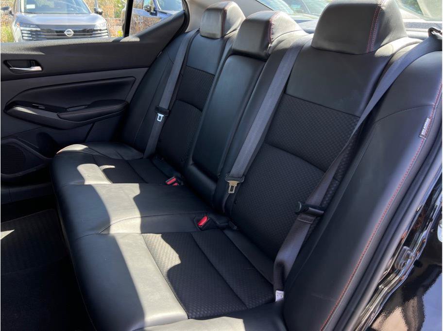 Used 2023 Nissan Altima 2.5 SR FWD image 9