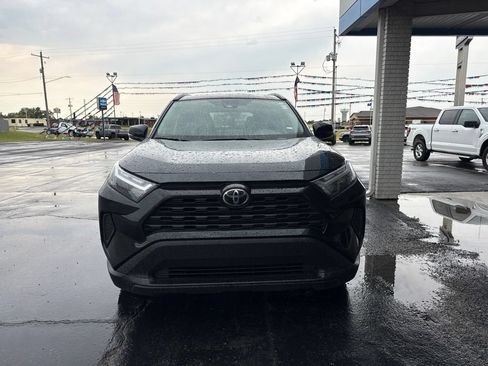 Used 2025 Toyota RAV4 XLE FWD image 8