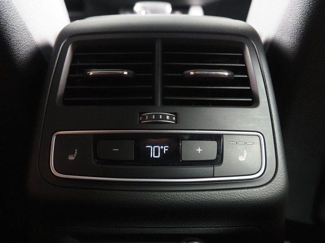 Used 2023 Audi A4 2.0T Prestige quattro S-Line w/ Prestige Package AWD/4WD image 22