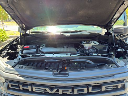 Used 2024 Chevrolet Silverado 1500 Custom Trail Boss AWD/4WD image 21