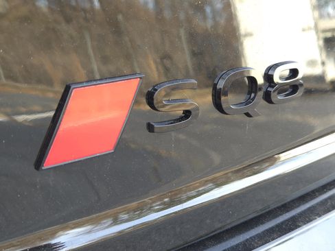 New 2026 Audi SQ8 Prestige image 24