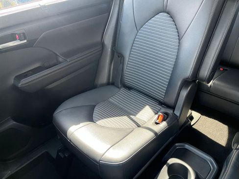 Used 2025 Toyota Highlander XSE AWD/4WD image 42