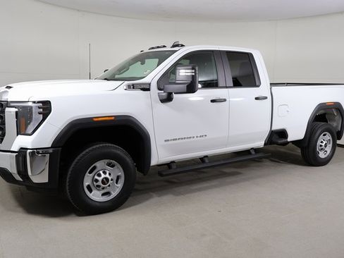 Used 2025 GMC Sierra 2500 Pro w/ Convenience Package image 9
