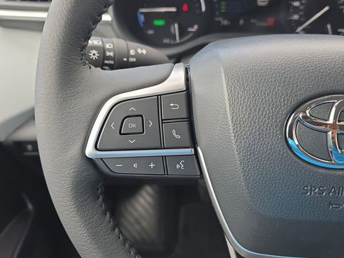 New 2026 Toyota Sienna XLE FWD image 18