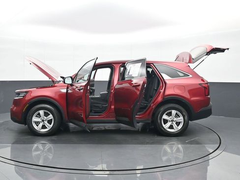 Used 2021 Kia Sorento LX image 26