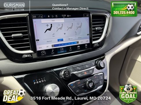 Used 2023 Chrysler Pacifica Touring-L FWD image 14