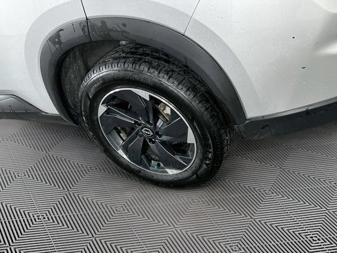 Used 2024 Nissan Rogue SV AWD/4WD image 38