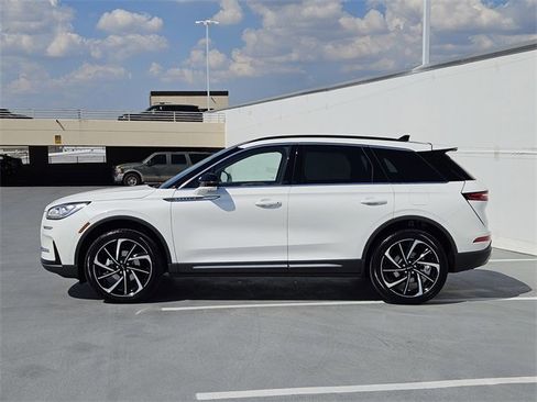 New 2026 Lincoln Corsair Reserve image 4