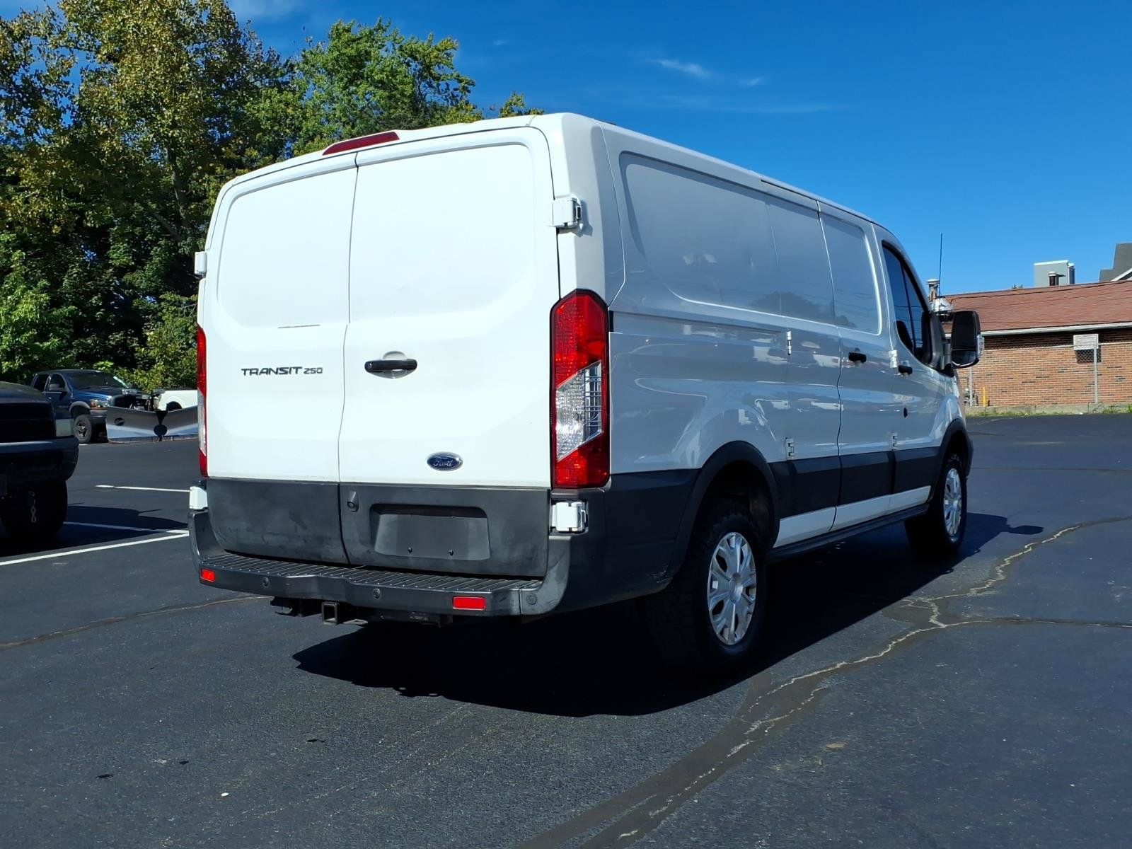 Used 2019 Ford Transit 250 130 Low Roof RWD image 8