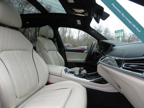 Used 2019 BMW X7 xDrive50i w/ M Sport Package AWD/4WD image 13
