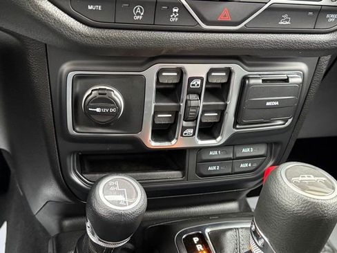 New 2026 Jeep Gladiator Sport AWD/4WD image 22