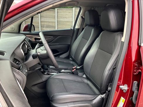 Used 2022 Buick Encore Preferred w/ Safety Package image 8