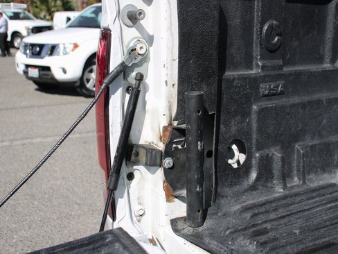 Used 2017 RAM 2500 SLT image 9