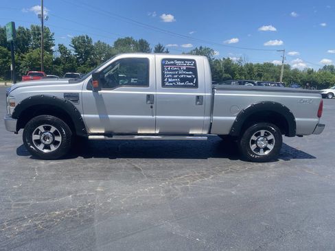 Used 2010 Ford F250 XLT AWD/4WD image 2
