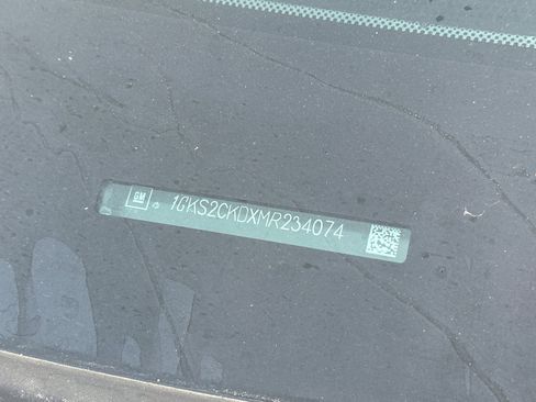 Used 2021 GMC Yukon AT4 w/ Rear Media and Nav Package image 8