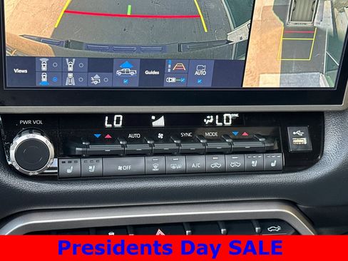 Used 2025 Toyota Tundra Limited image 19