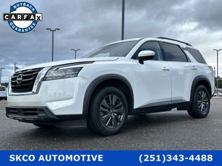 Used 2022 Nissan Pathfinder SV video 1