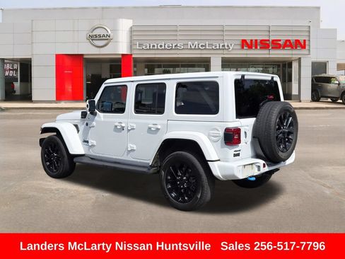 Used 2021 Jeep Wrangler Unlimited Sahara AWD/4WD image 6