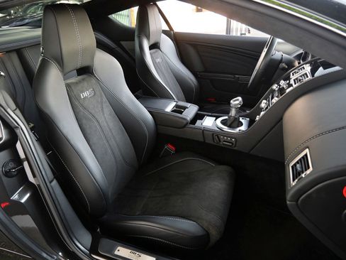 Used 2009 Aston Martin DBS Coupe RWD image 12