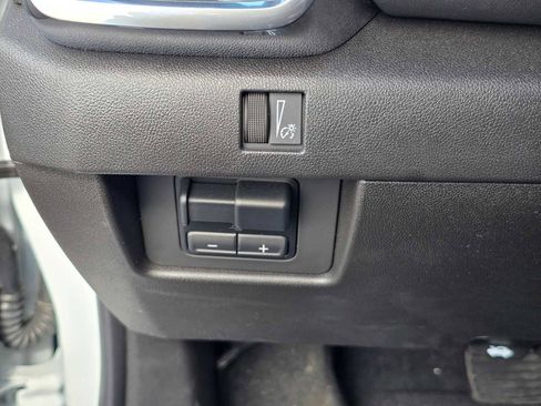 New 2024 GMC Canyon Elevation w/ Convenience Package image 34