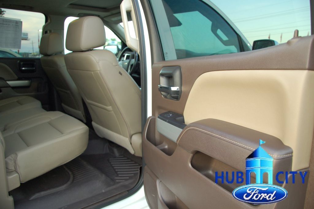 Used 2018 Chevrolet Silverado 1500 LTZ Z71 w/ LTZ Plus Package AWD/4WD image 15