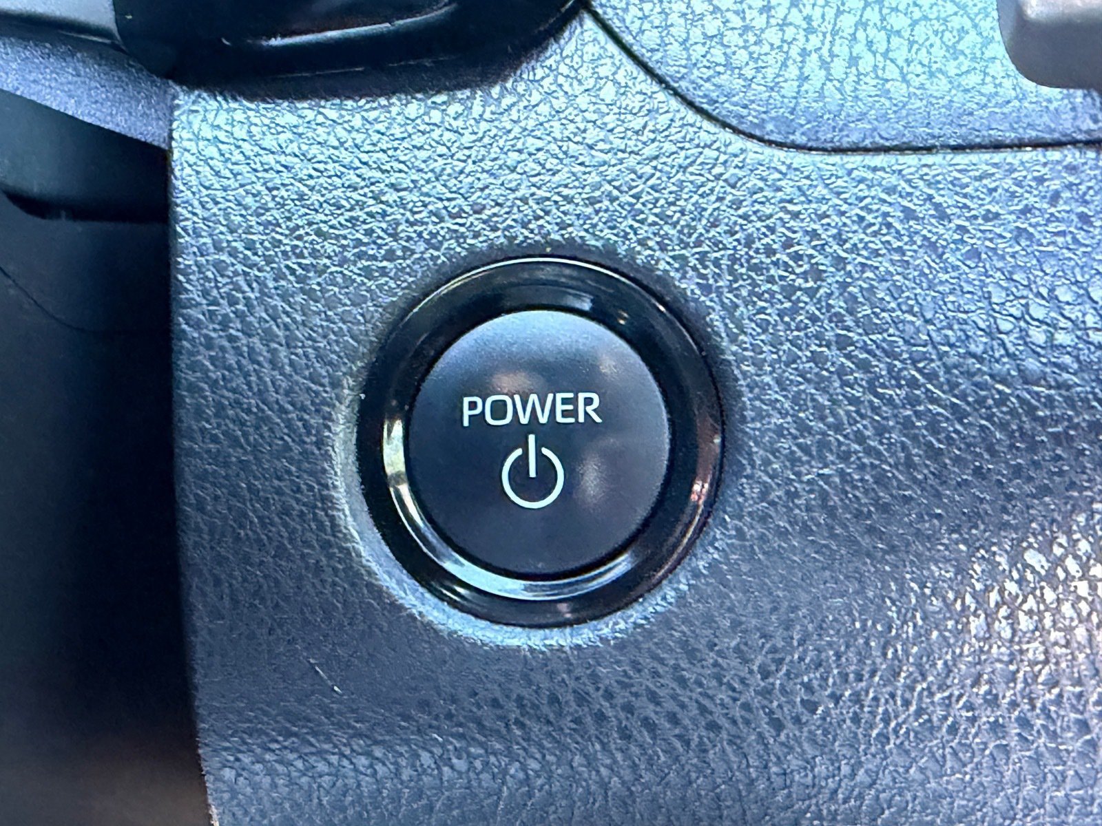 Used 2025 Toyota Camry SE FWD image 31
