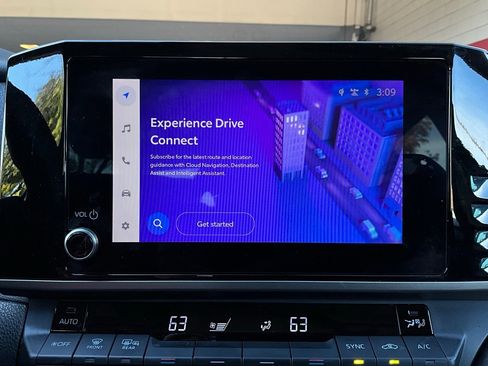 Used 2025 Toyota Camry LE image 28