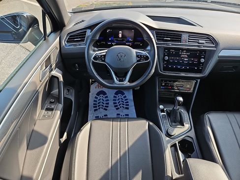 Used 2022 Volkswagen Tiguan SE R-Line AWD/4WD image 10