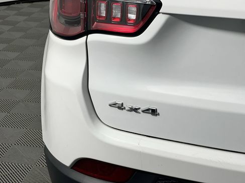 Used 2023 Jeep Compass Sport image 5