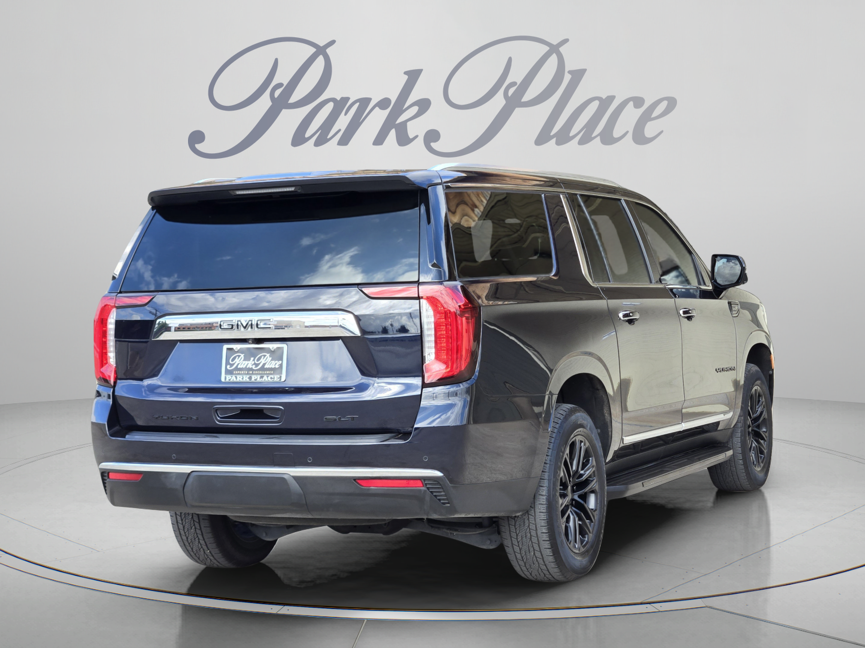 Used 2024 GMC Yukon XL SLT w/ SLT Premium Package AWD/4WD image 6