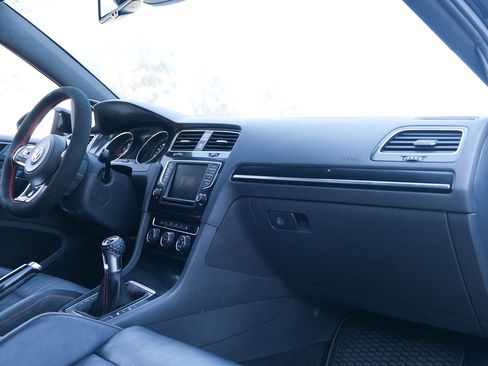 Used 2016 Volkswagen GTI SE w/ Driver Assistance Package image 22