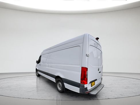 Used 2020 Mercedes-Benz Sprinter 2500 image 5