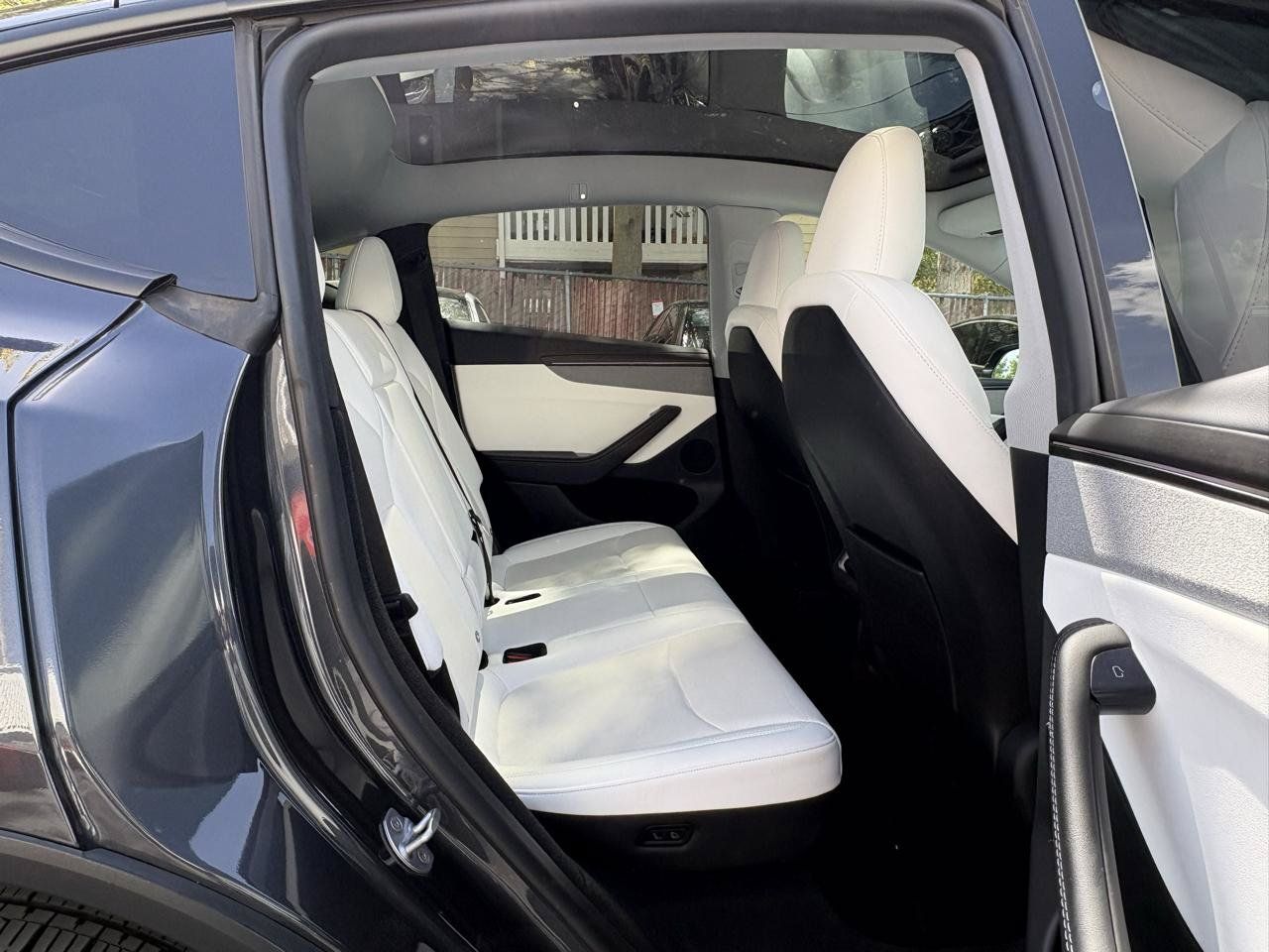 Used 2026 Tesla Model Y Long Range RWD image 23