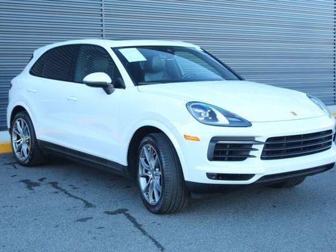 Certified 2022 Porsche Cayenne image 10
