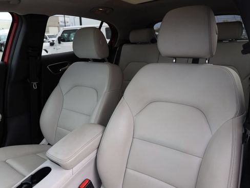 Used 2018 Mercedes-Benz GLA 250 4MATIC image 17