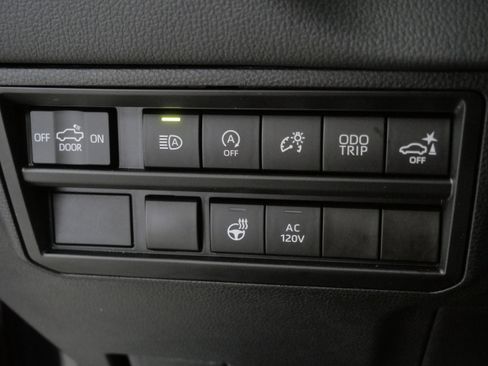 Used 2024 Toyota Tundra Limited AWD/4WD image 25