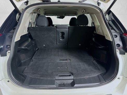 Used 2019 Nissan Rogue SV image 24