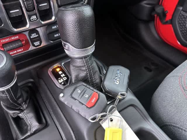 Used 2024 Jeep Wrangler Unlimited Rubicon AWD/4WD image 32