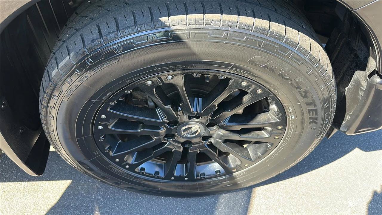 Used 2019 Nissan Titan SV w/ SV Convenience Package RWD image 16