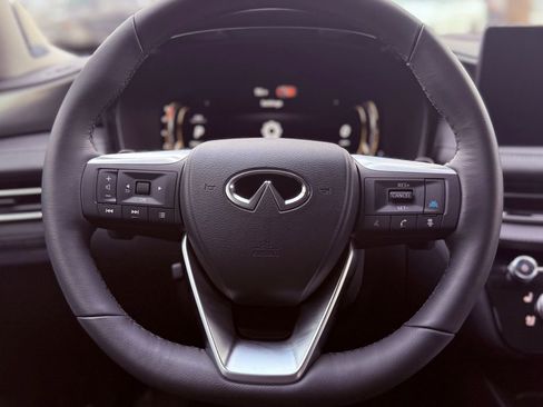 Certified 2026 INFINITI QX60 Luxe w/ Family Package image 16