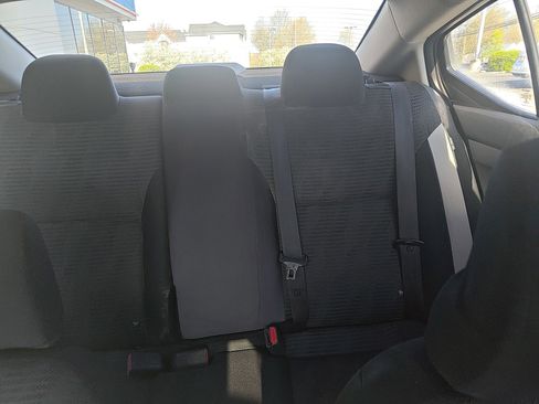 Used 2021 Nissan Versa SV FWD image 12