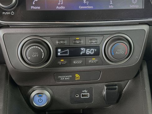 Used 2019 Nissan Leaf S Plus w/ Protection Package FWD image 22