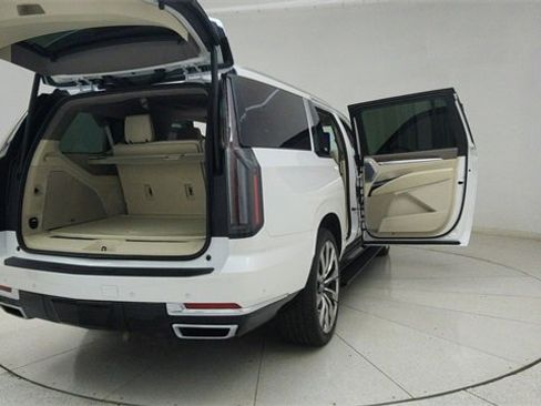 Used 2025 Cadillac Escalade ESV Premium Luxury Platinum image 79