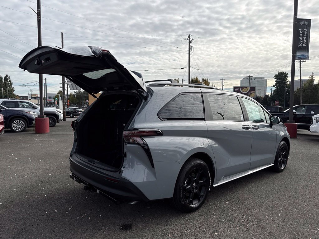 New 2026 Toyota Sienna XLE Woodland Edition AWD/4WD image 11