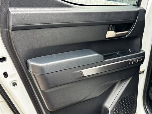 Used 2024 Toyota Tacoma TRD Sport image 30