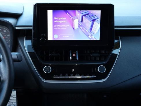 Used 2024 Toyota Corolla LE image 11