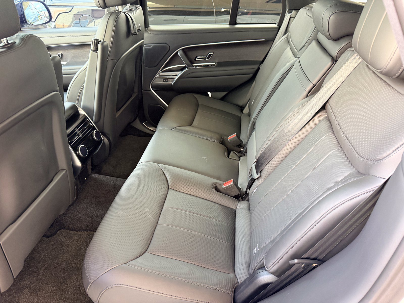 Used 2025 Land Rover Range Rover SE AWD/4WD image 22